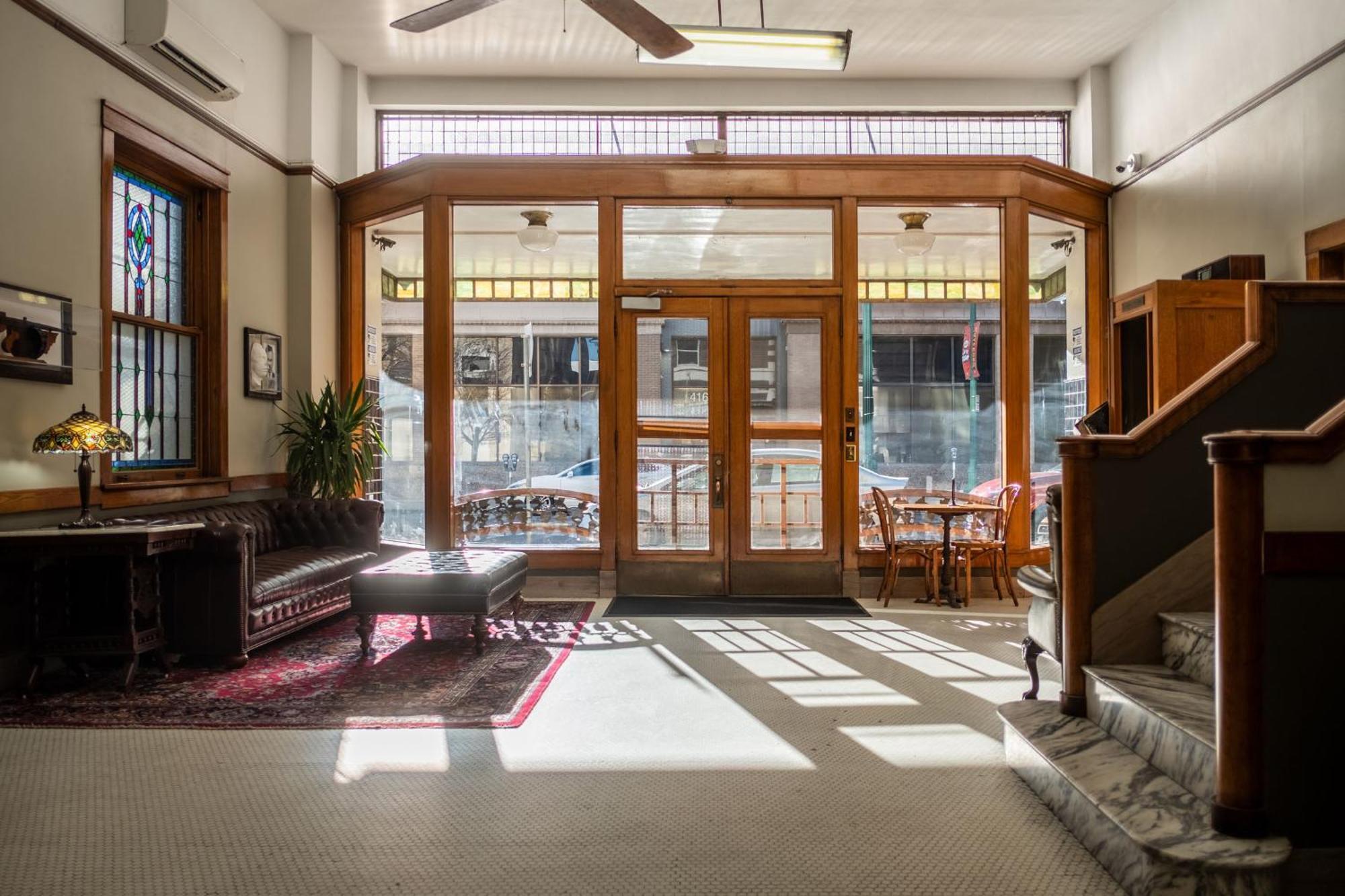 Hotel Gardner & 2*