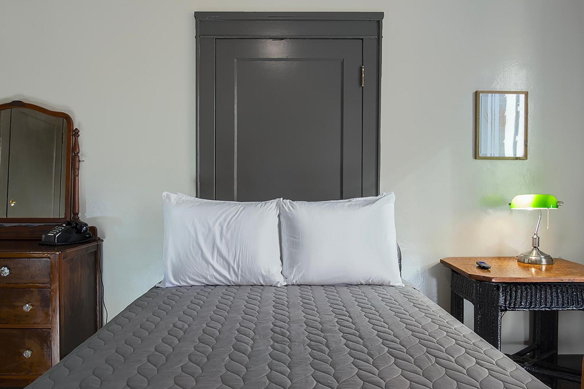 Gardner Hotel 2*